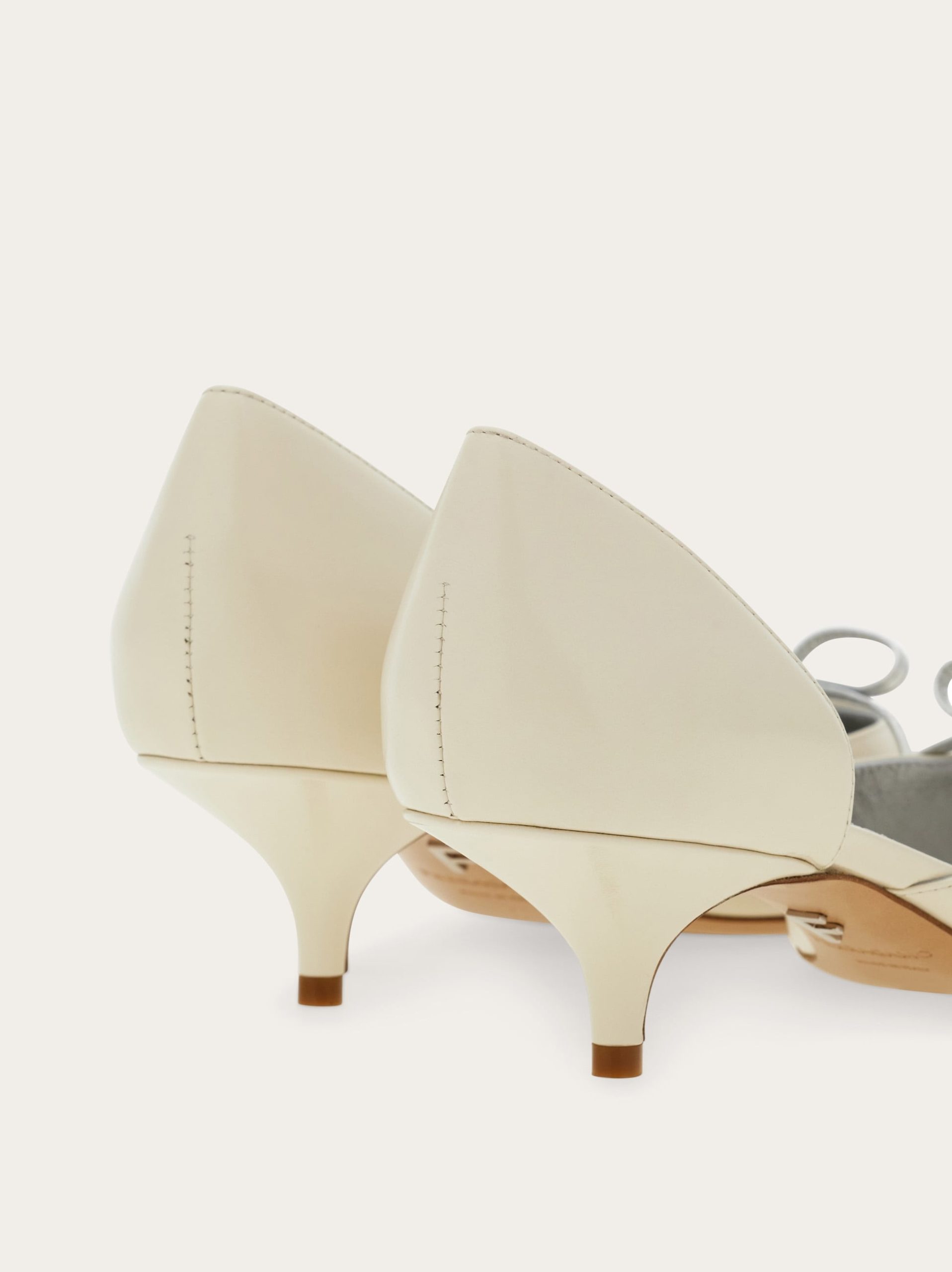 Ferragamo Bridal – Mini bow pump - Image 7